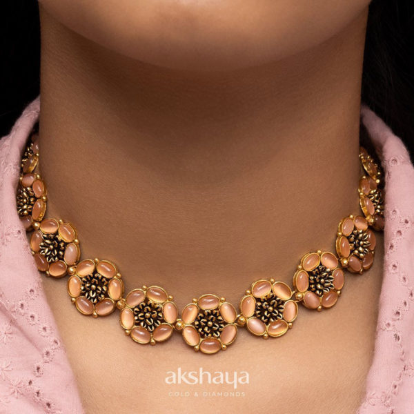 Necklace Gold with Stone