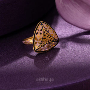 GOLD RING