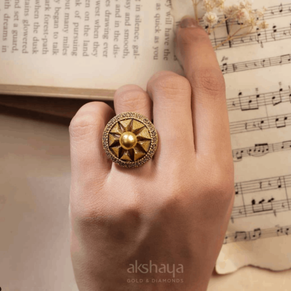 Gold Ladies Ring