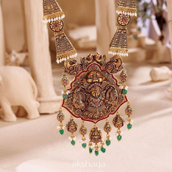 Antique Gold Necklace with Stone